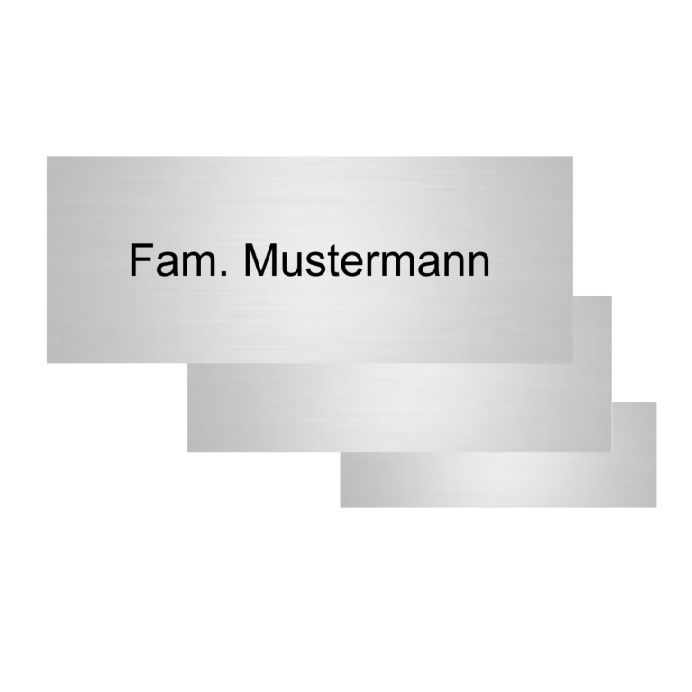 Schilder Rechteckig Schild mit dem Text "Fam. Mustermann" in schwarzer Schrift auf hellem Hintergrund.
